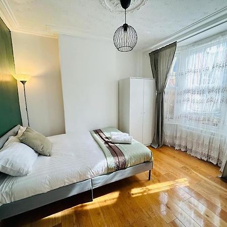 דירות לונדון Elegant House In Stratford מראה חיצוני תמונה