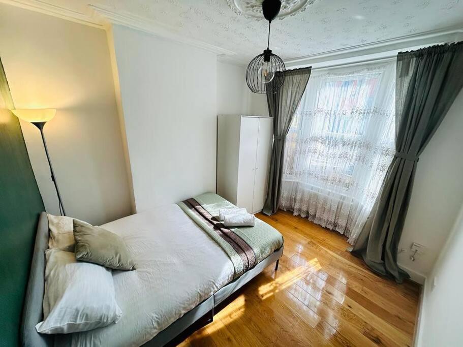 דירות לונדון Elegant House In Stratford מראה חיצוני תמונה